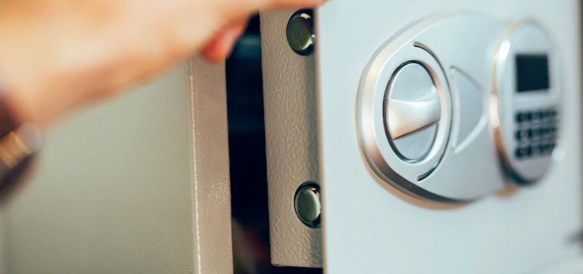 Fingerprint Safe Openers in Belleville, IL