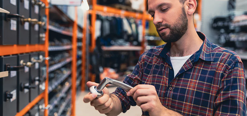 Locksmith For Retail Stores Lockout Services in Belleville, Illinois